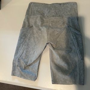 Lululemon biker short (light blue with design) 8 inch